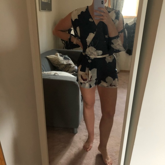 DYNAMITE LONG SLEEVE ROMPER - Picture 3 of 4